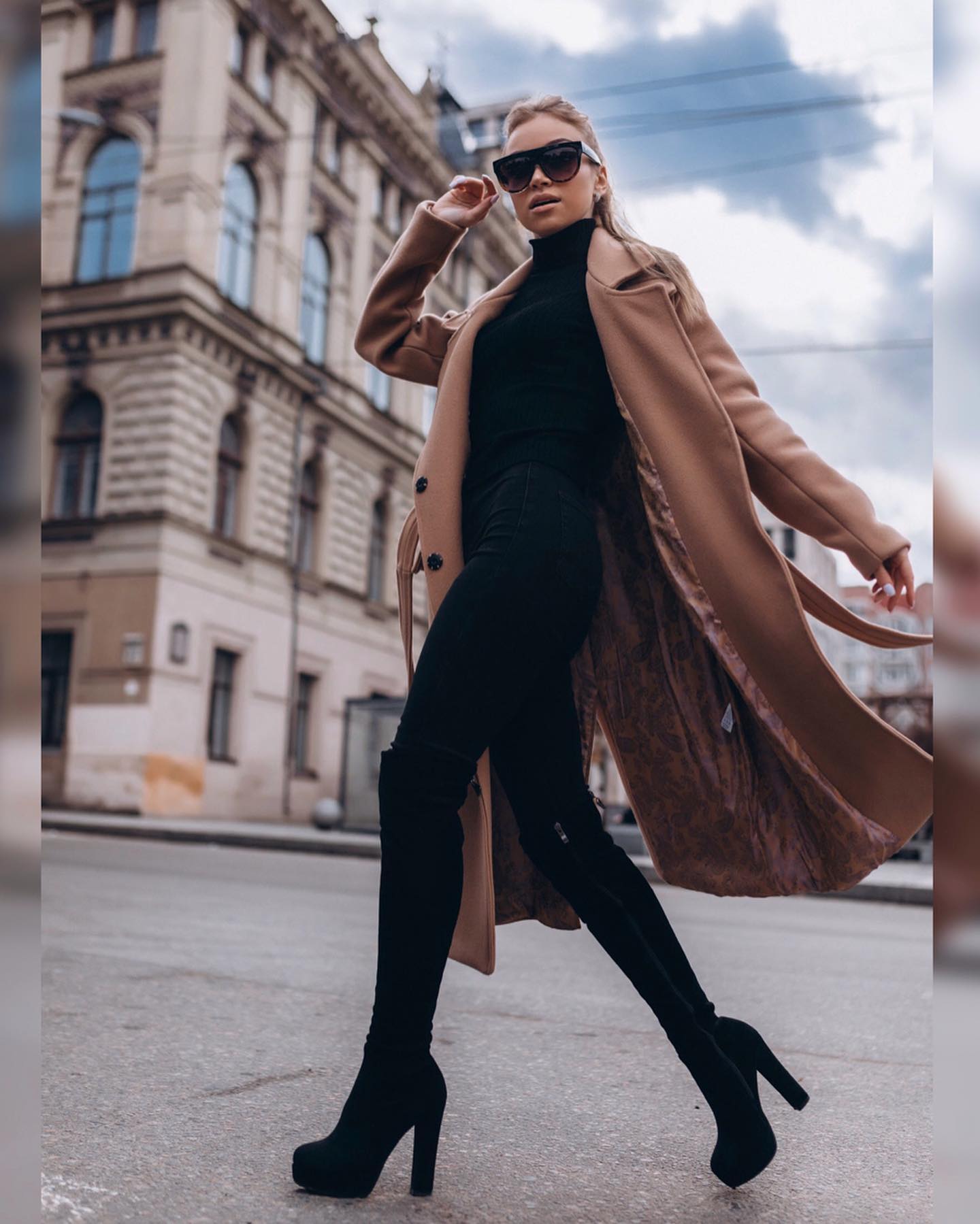 Стильна фотосесія у місті для дівчини, фото - Фотограф Юрий Коротич