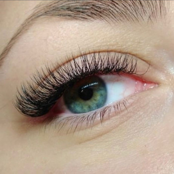 Нарощування вій