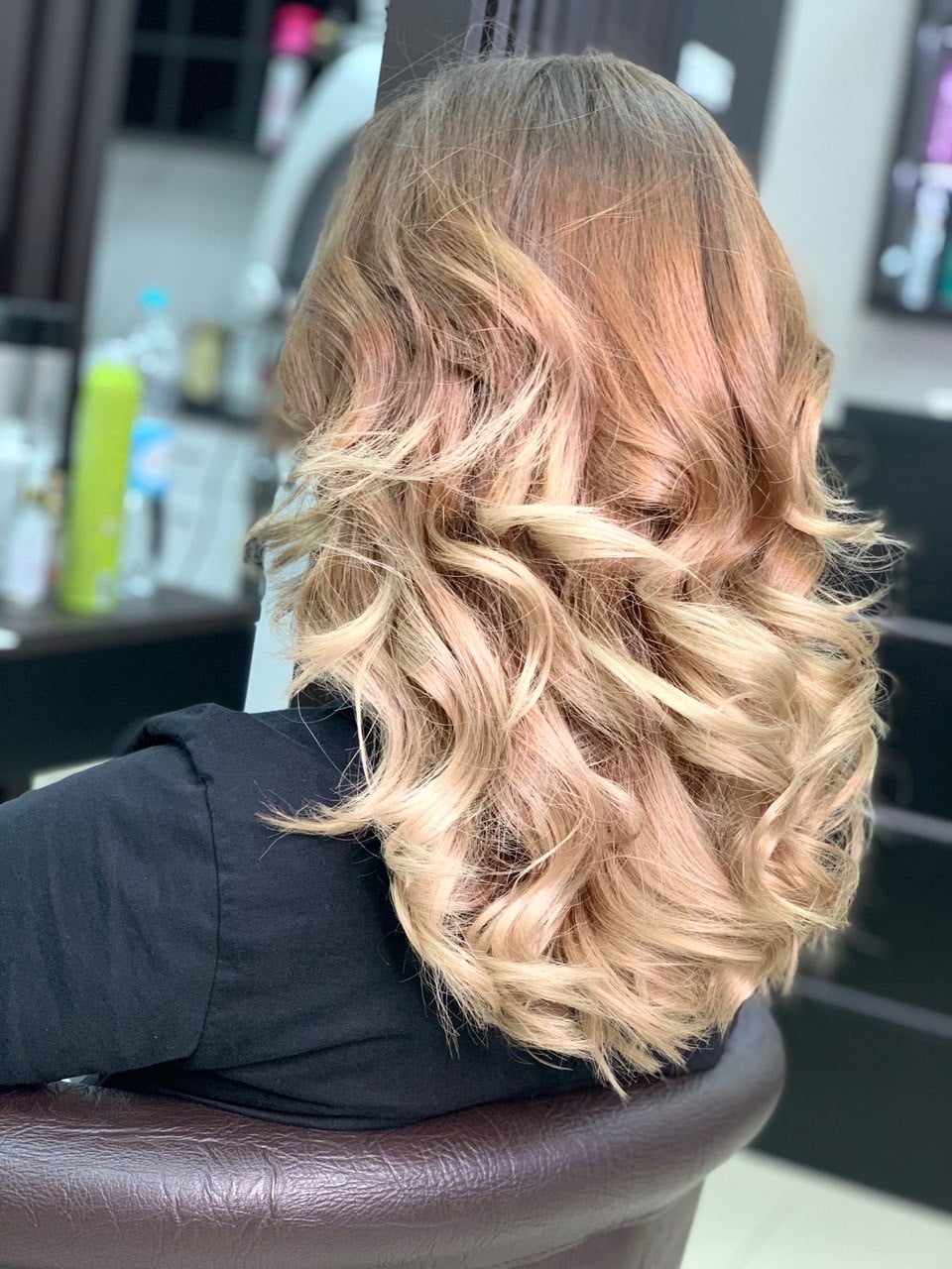 Стрижка на средние волосы женская укладка волос, фото - Студия красоты WOW HAIR STUDIO