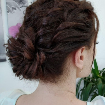 Причёска на праздник Бровары парикмахерская рядом возле дома