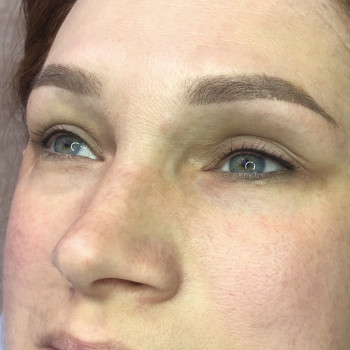 Перманентний макіяж стрілочки (міжвійкова, класична, з розтушовкою)
                    Майстер перманентного макіяжу Марина Мороз Львів