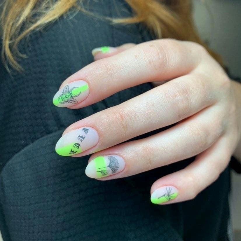 Манікюр з малюнком яскравий зелений, фото -  Nail Box