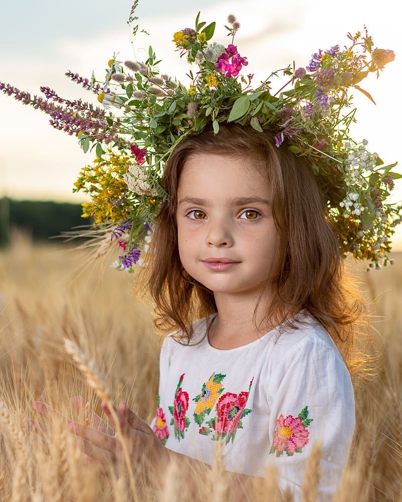 Дитяча фотосесія в українському стилі у вишиванці, фото - Весільний фотограф Артем Клименко