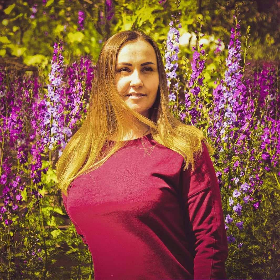 Фотосессия для девушки с цветами, фото - Семейный фотограф Николай Кенгели