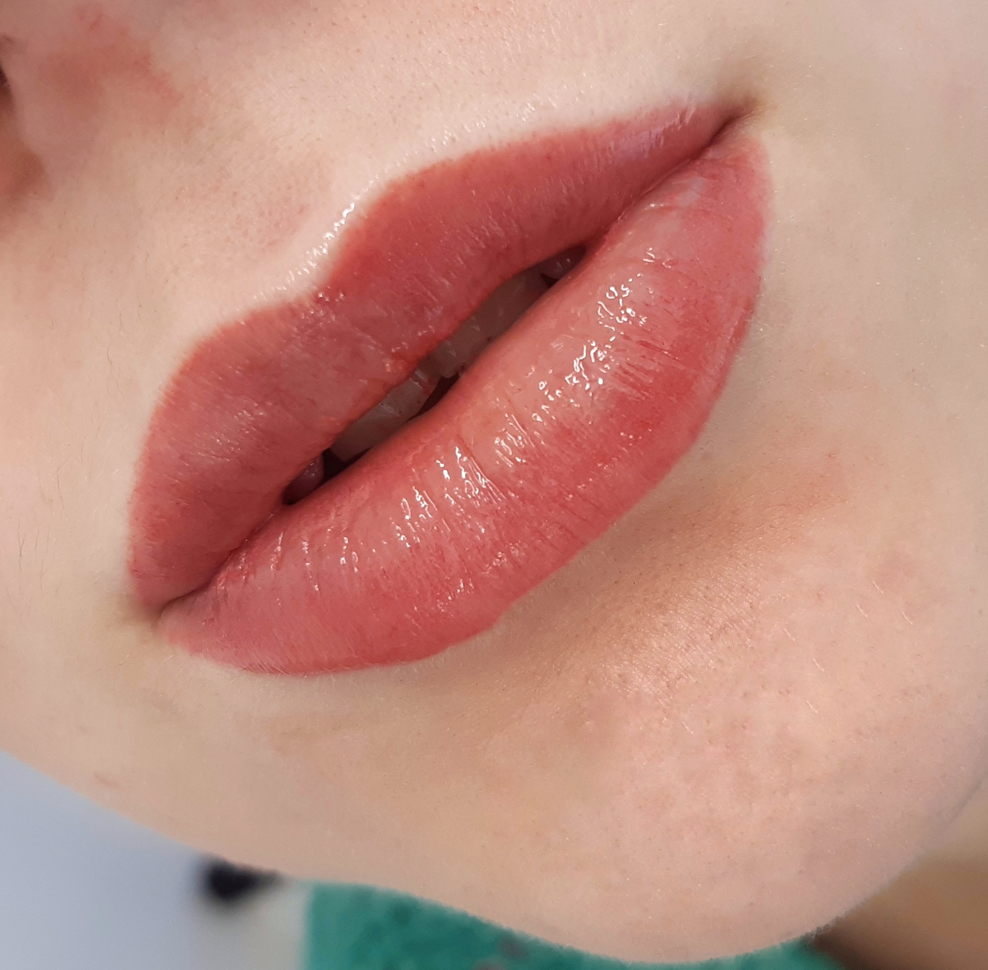 Акварельный татуаж губ перманент, фото - Салон красоты Sweet Bar