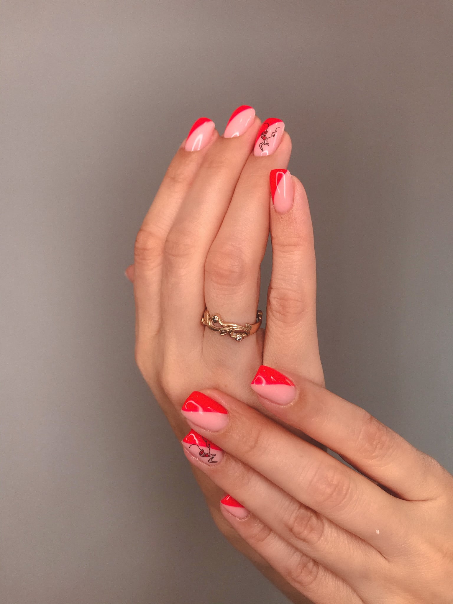 Красный маникюр с рисунком на овальные ногти, фото - Студия красоты Ajur Nails