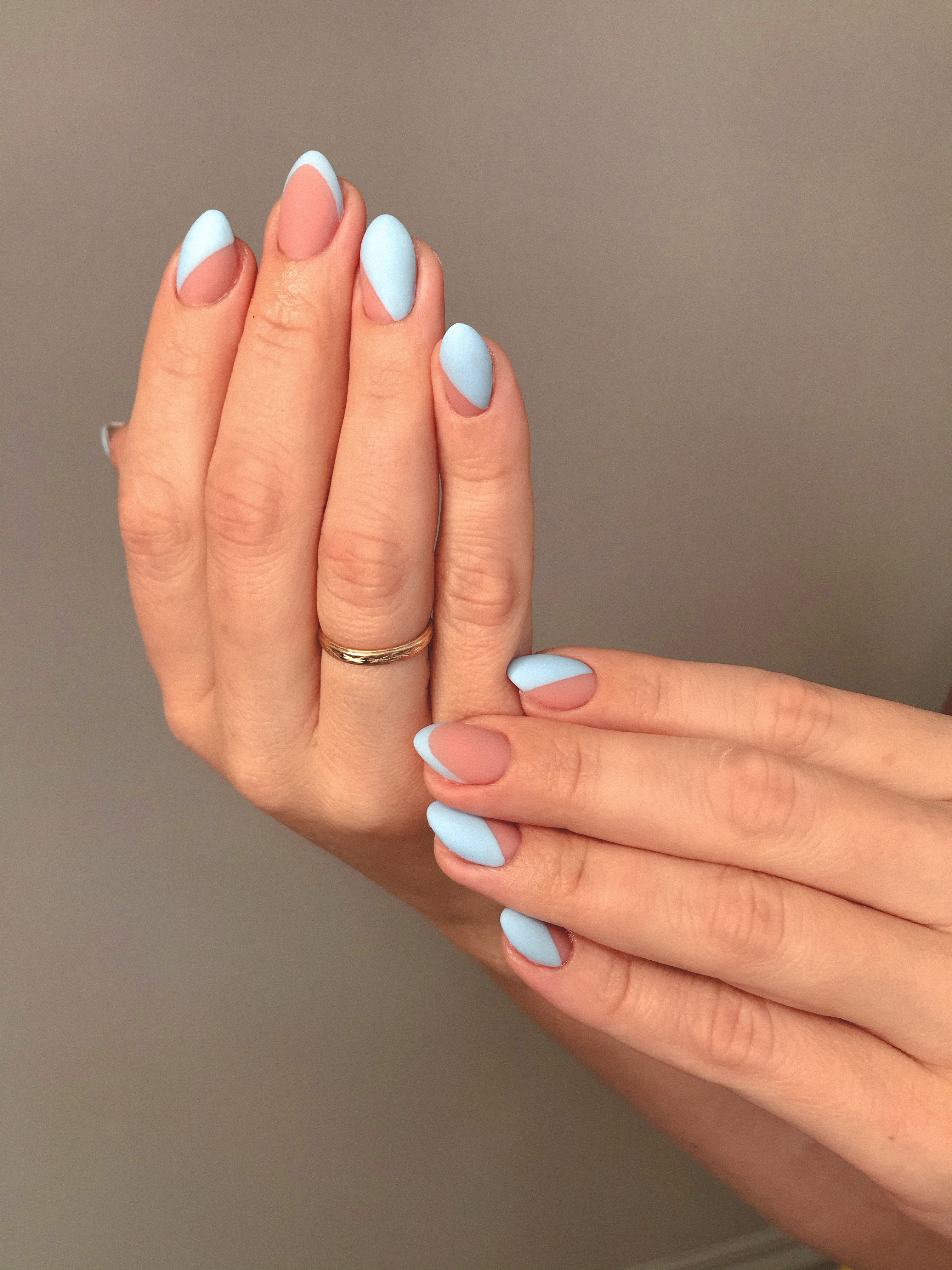 Матовый маникюр голубой геометрия, фото - Студия красоты Ajur Nails