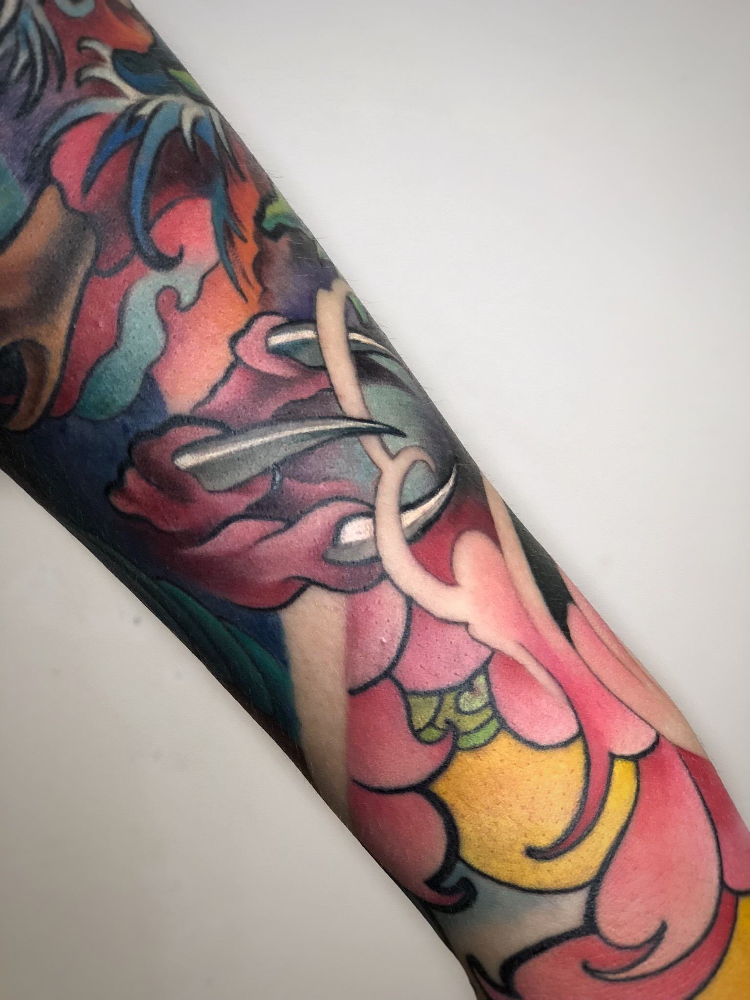 Для хлопців на передпліччі рукав, фото - Тату салон THUNDER TATTOO