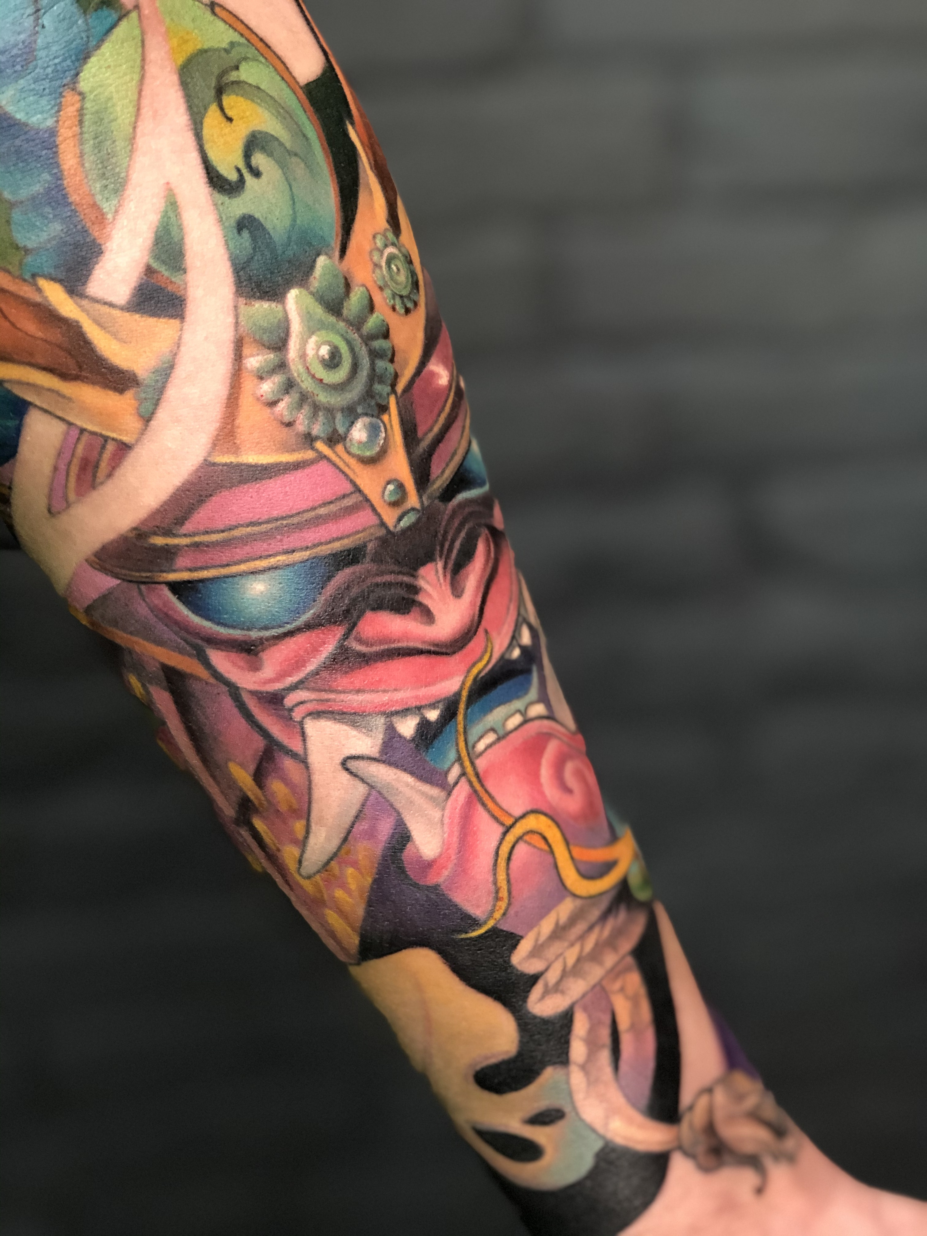 На руці рукав кольорові, фото - Тату салон THUNDER TATTOO