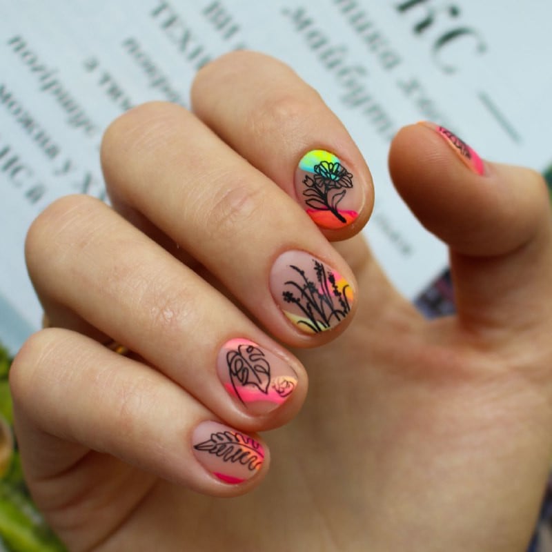 Манікюр з малюнком яскравий різнокольоровий, фото - Нігтьова студія Holy Nails