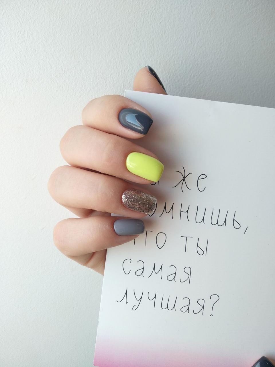 Маникюр на короткие ногти с серебром квадратные, фото - Ногтевая студия Holy Nails