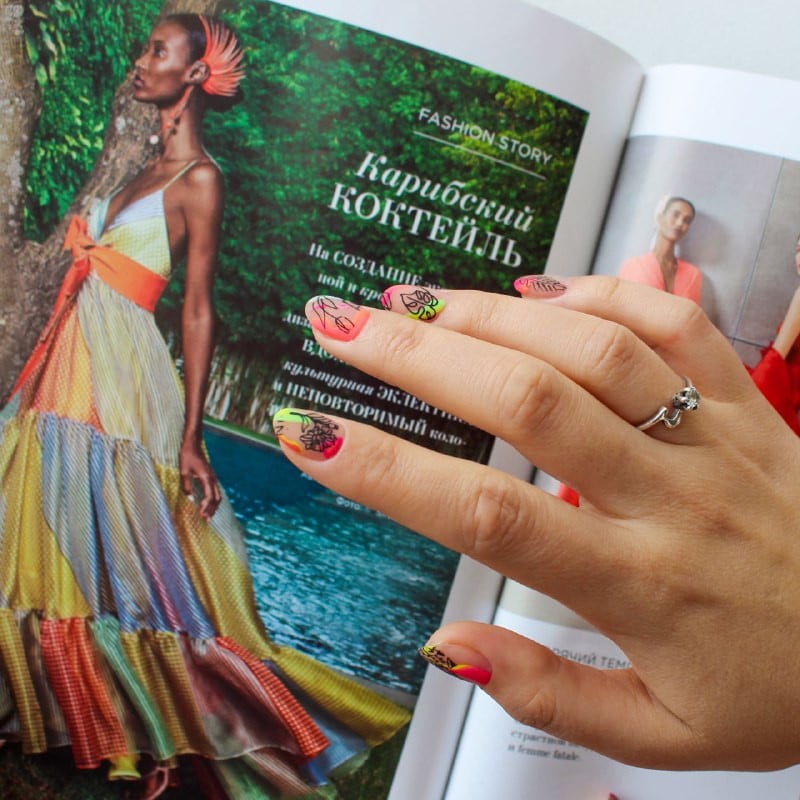 Матовий манікюр різнокольоровий кольоровий, фото - Нігтьова студія Holy Nails