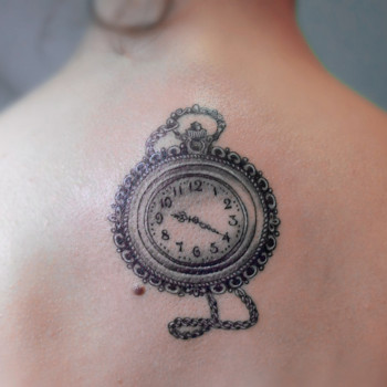 татуювання годинник чб