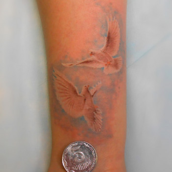 кольорове тату голуби