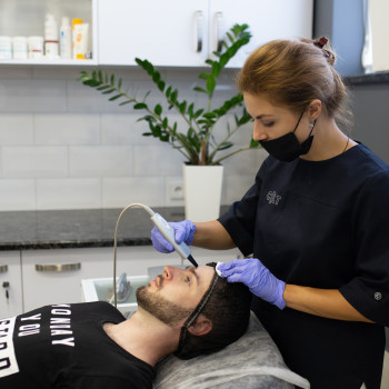 Апаратна косметологія обличчя догляд за обличчям, фото - медичний центр cUlt