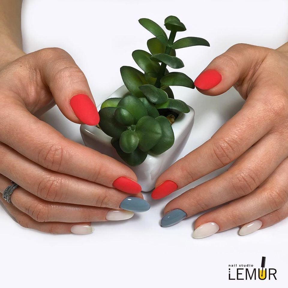 Манікюр мигдаль матовий різнокольоровий, фото - Нігтьова студія Lemur
