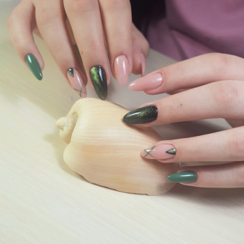 Манікюр на довгі нігті котяче око з дизайном, фото - Майстер манікюру Валентина