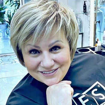 Окрашивание с затемнением корня и стрижка