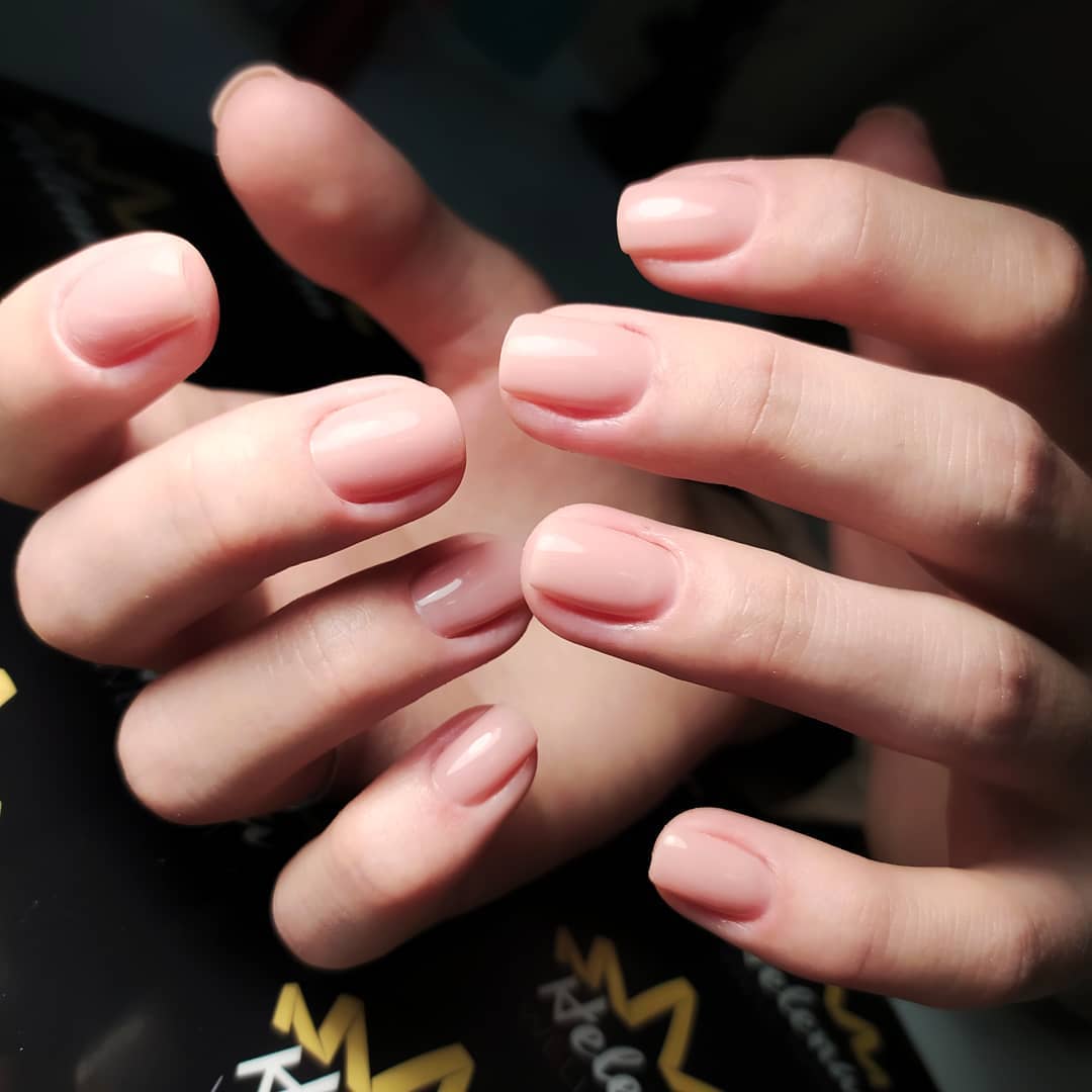 Маникюр на короткие ногти нежный нюдовый, фото - Ногтевая студия Helena Well Nails