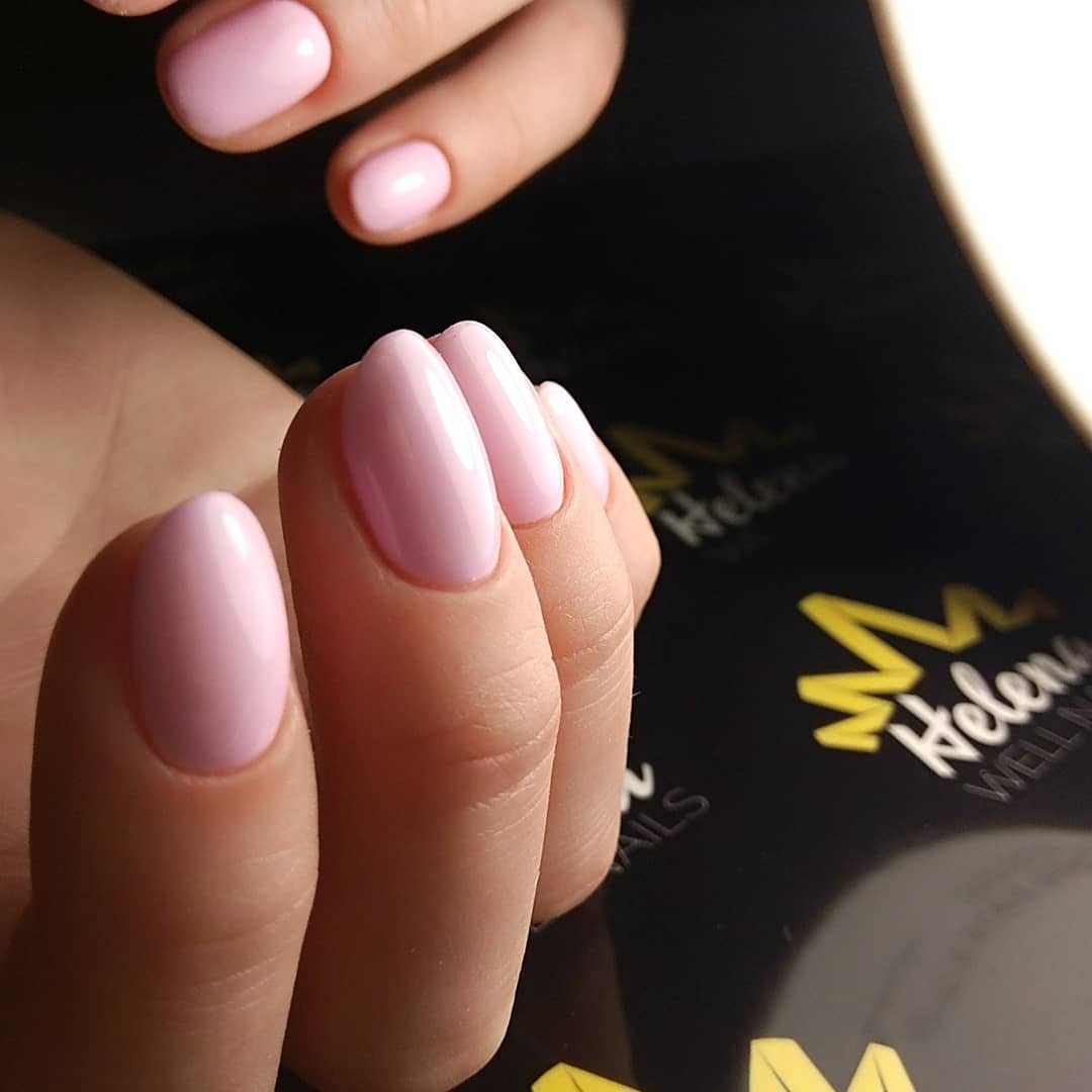 Нежный маникюр розовый однотонный (монохромный), фото - Ногтевая студия Helena Well Nails
