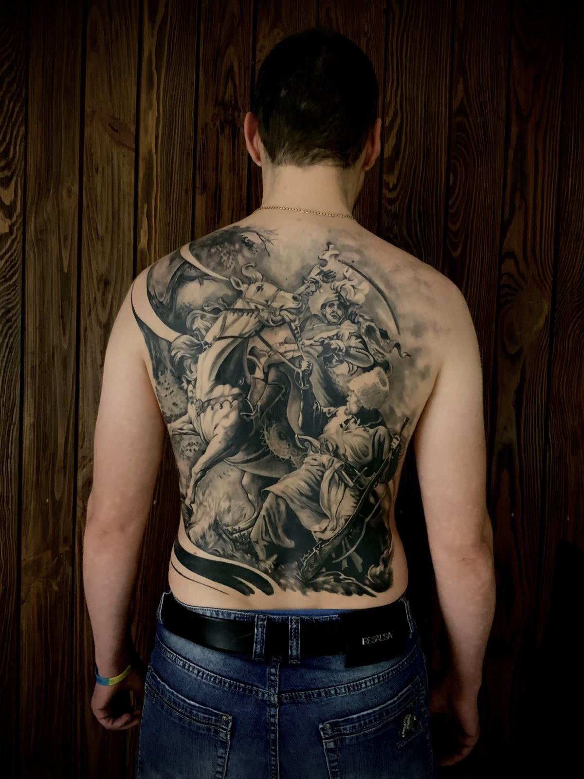 Мужские реализм черно-белые, фото - Тату салон InQ Tattoo Studio