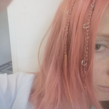 Косичка с пирсингом
                    Мастер маникюра Анна Днепр