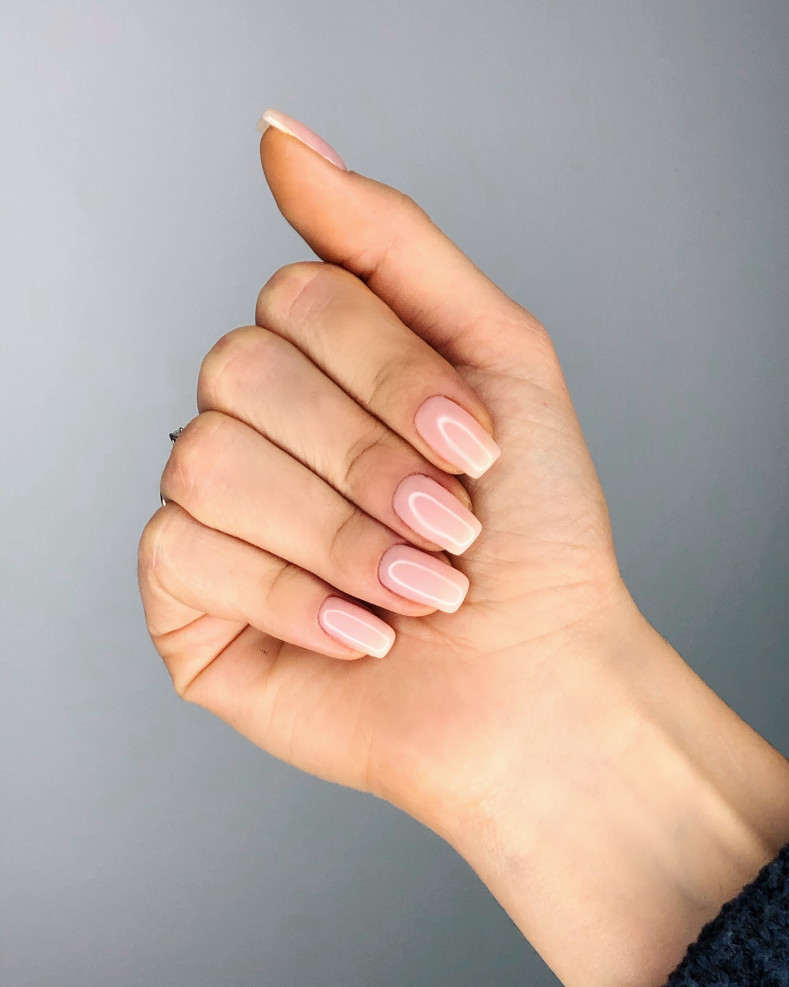 Ніжний манікюр нюдовий французький, фото -  Beauty Bar