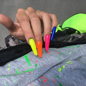 Наращивание ногтей акрилом
                    Мастер маникюра Карина Быковец Полтава