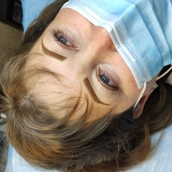 Пудрові брівки 
 