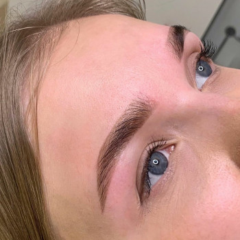 Перманентный макияж бровей татуаж
                    Врач-косметолог Юлия Харьков