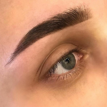 Перманентный макияж бровей татуаж
                    Врач-косметолог Юлия Харьков