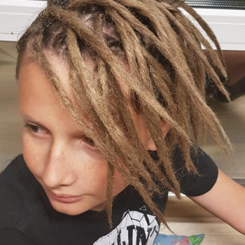 Афрокосички, брейди, зізі, дреди, сінігалки, афрокудрі, боксерські
                    Перукар Ирина Житомир