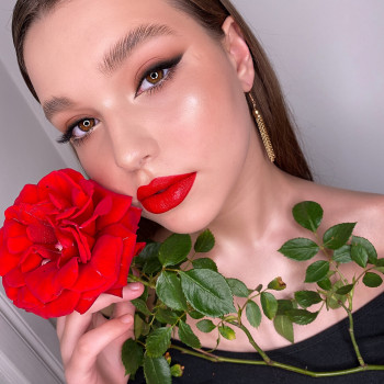 Макияж на выпускной со стрелками коктейльный, фото - Салон красоты Laconique studio by Наталія Щавінська