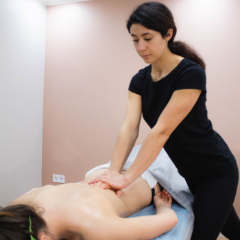 Фото з портфоліо майстра Анастасія Макарова (масажист, Львів)