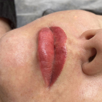 Татуаж губ перманентний макіяж, фото -  Ustich studio