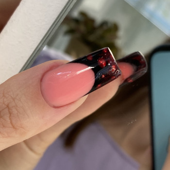 Покриття нігтів гель-лак
                    Салон красоты Muramur Одесса