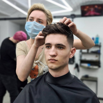 чоловіча стрижка, стрижка британка, барбершоп
