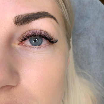 3D наращивание ресниц
                    Лешмейкер Нина Миколаїв