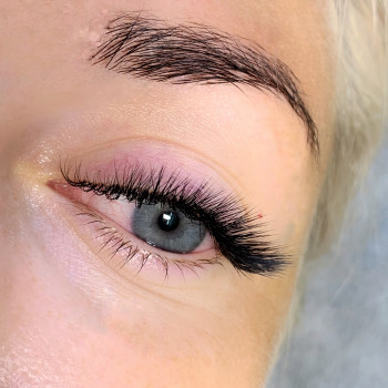 3D наращивание ресниц
                    Лешмейкер Нина Миколаїв