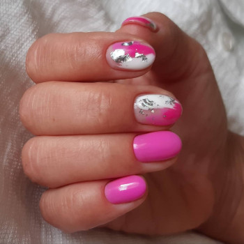 Маникюр
                    Майстер манікюру Виктория Київ