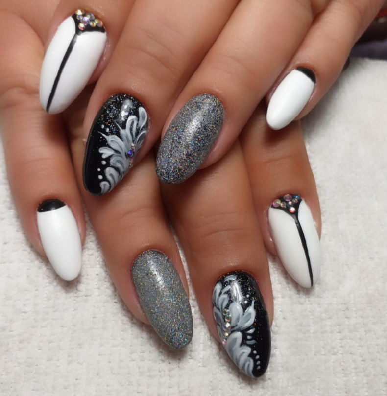 Укрепление ногтей базой, дизайн по вкусу модели!, фото - Мастер маникюра Юлия