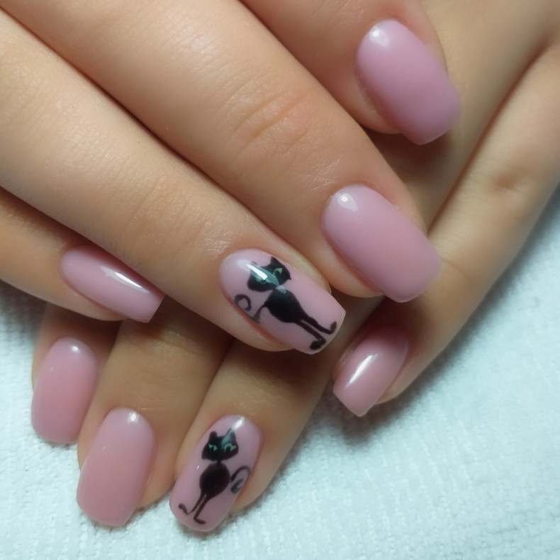 Укрепление ногтей базой, лёгкий дизайн для молоденькой деву, фото - Мастер маникюра Юлия