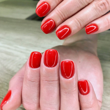 Маникюр с покрытием гель-лак
                    Косметологічний центр Бергамот Київ