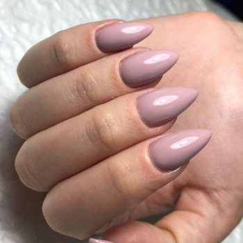 Зробити гарний манікюр у перукарні біля будинку Бровари