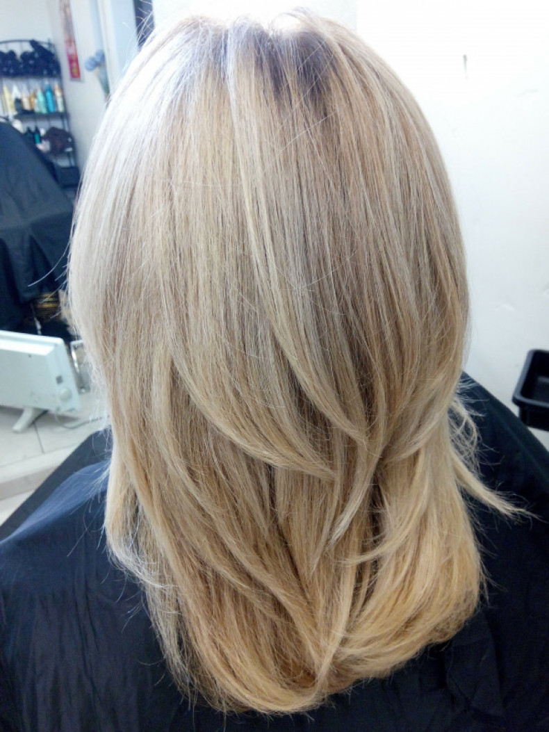 Мелирование продуктом Blond studio
Окрашивание корней inoa
Т, фото -  