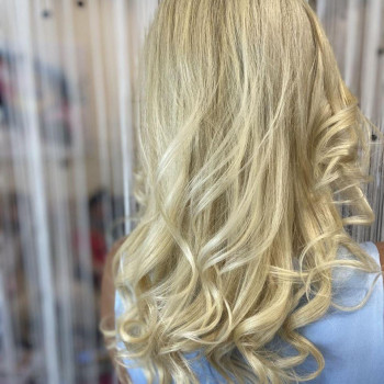 Зробити святкове укладання салону краси Бровари