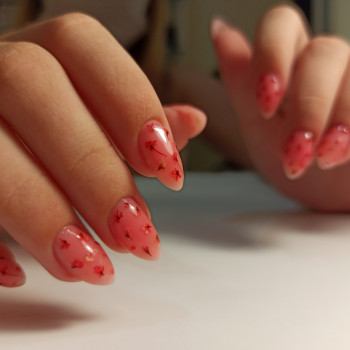 Красиво наростити нігті в Броварах.