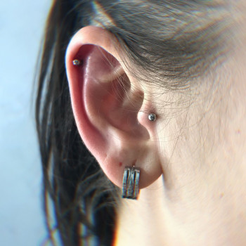 Пирсинг козелка уха "Трагус"
                    Майстер з пірсингу Татьяна Маріуполь