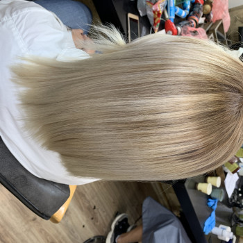 Однотонное тонирование
                    Перукар Виктория Воронцова Одеса