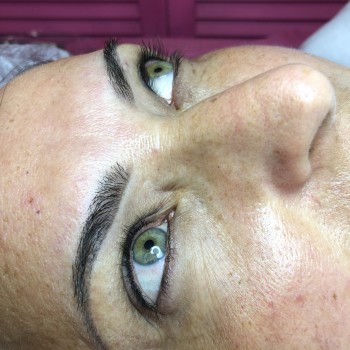 Перманентный макияж: брови, веки, губы. Татуаж. Нанонапыление
                    Мастер перманентного макияжа Диана Запорожье